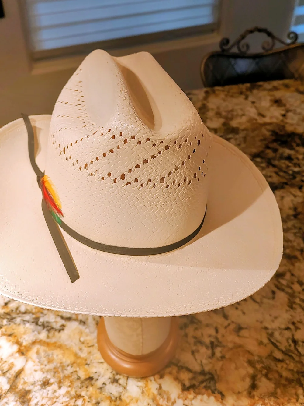 Stetson Natural Straw Cowboy Hat with Black Band. 6X size 7 3/4 NWT